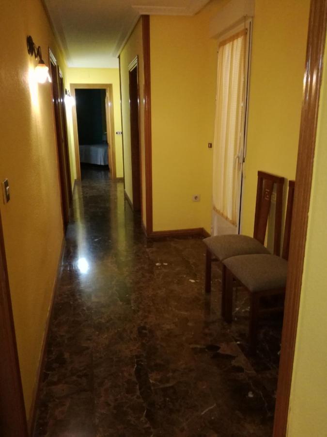 Alojamiento Romina Villanueva Del Arzobispo Exterior photo
