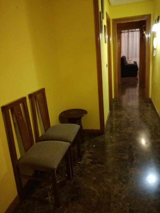 Alojamiento Romina Villanueva Del Arzobispo Exterior photo