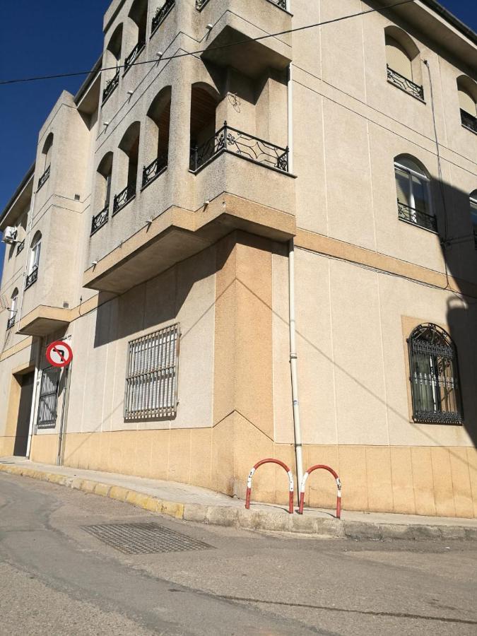 Alojamiento Romina Villanueva Del Arzobispo Exterior photo